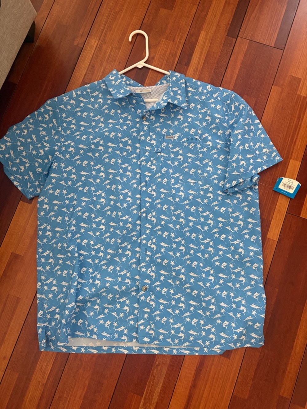 NWT Columbia Fishing Print Men's Blue Short-Sleeve Printed Button-Down Shirt